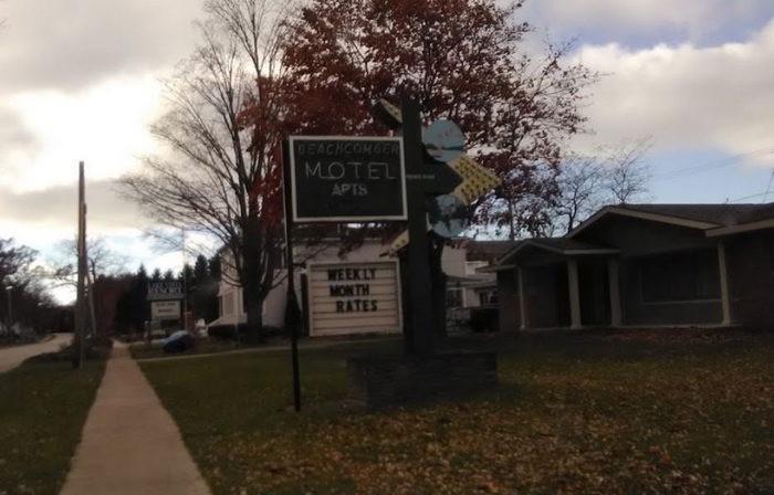 Beachcomber Motel & Apartments - Beachcomber From Website (newer photo)